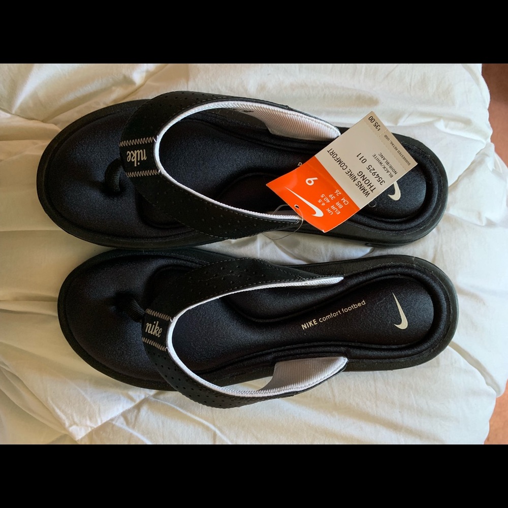 Nike flip flop